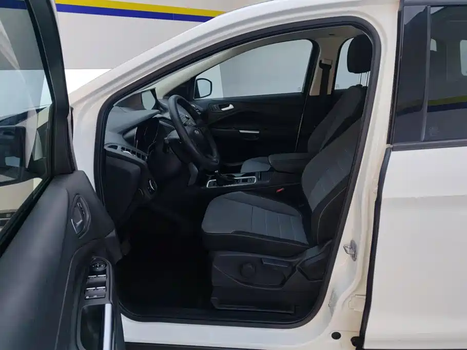 Ford Kuga — миниатюра 9