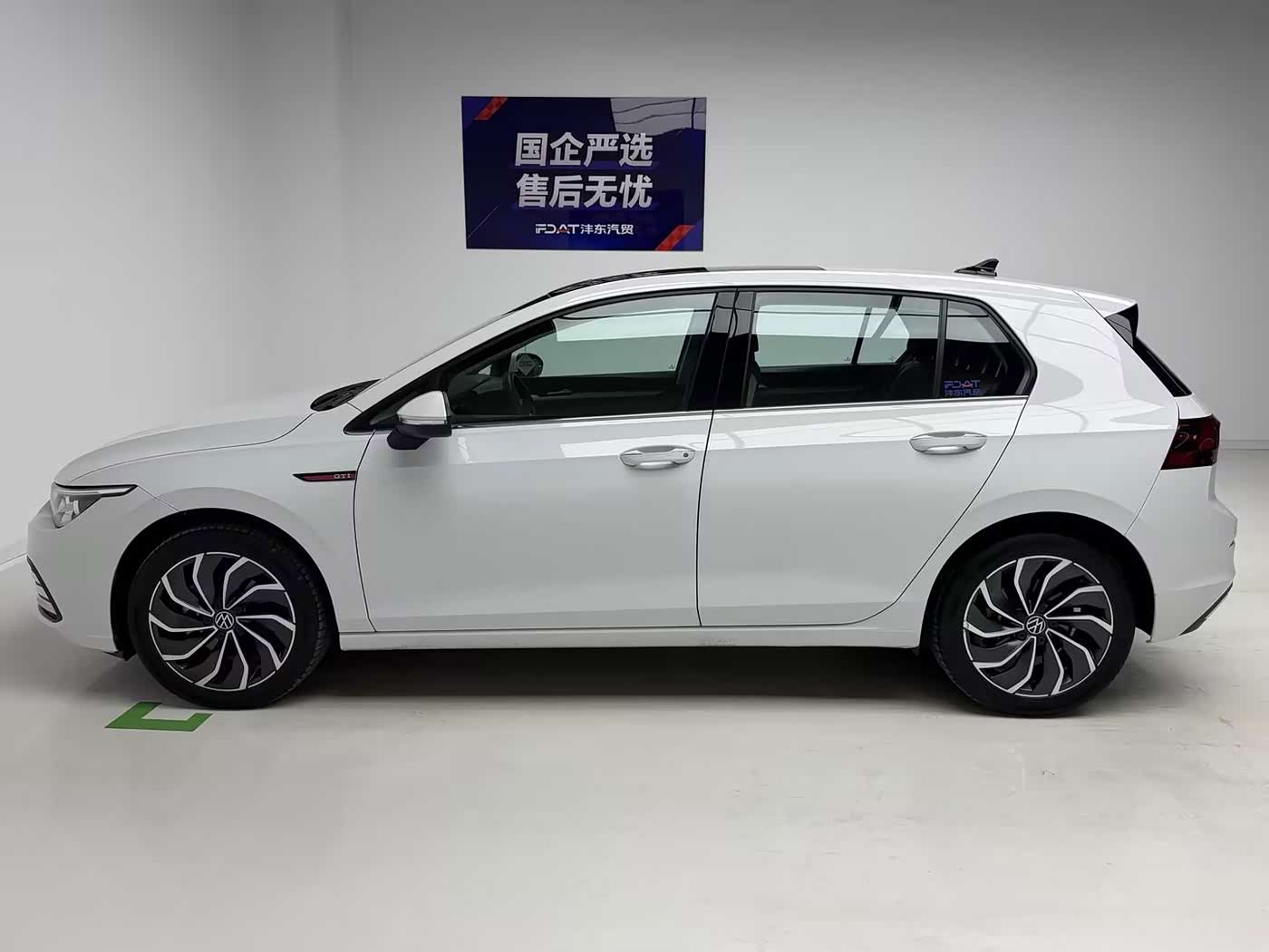 Hyundai Elantra 1.4 л 2024 г. Белый, пробег 26900 км