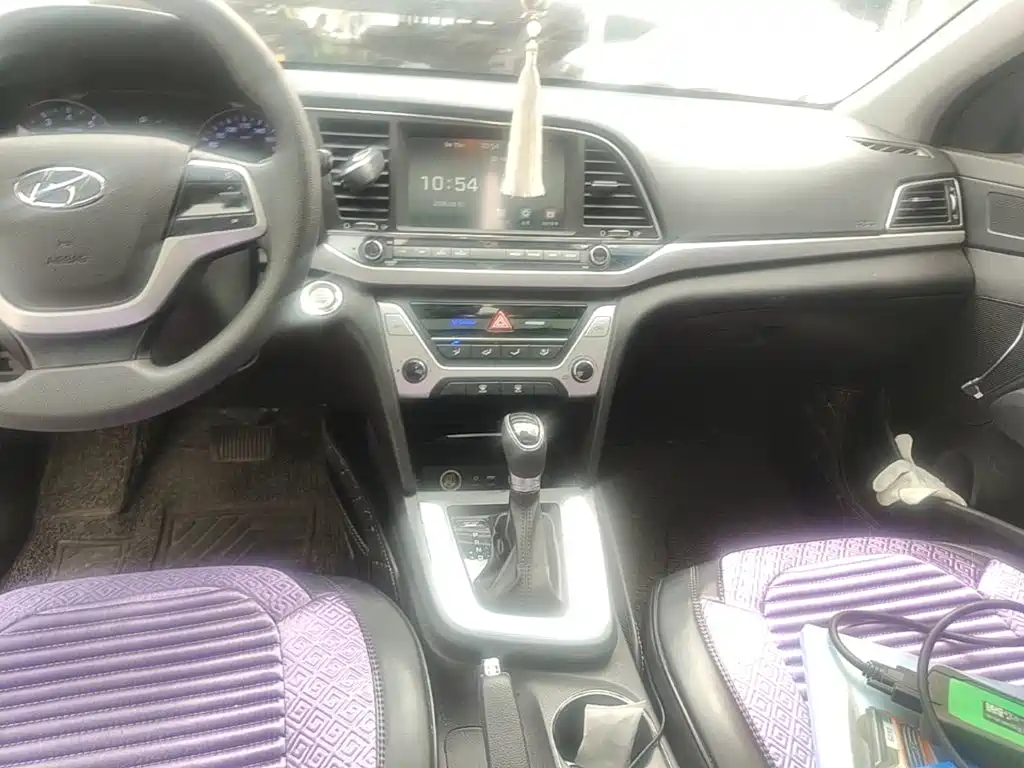 Hyundai Elantra — миниатюра 13