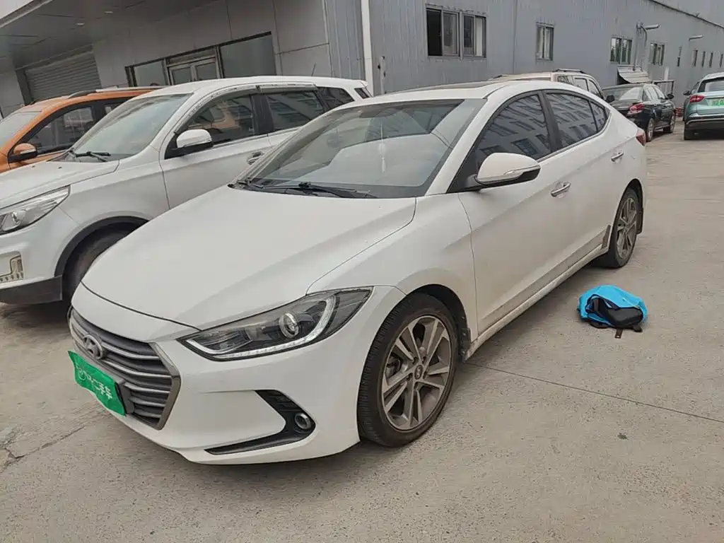 Hyundai Elantra — миниатюра 2