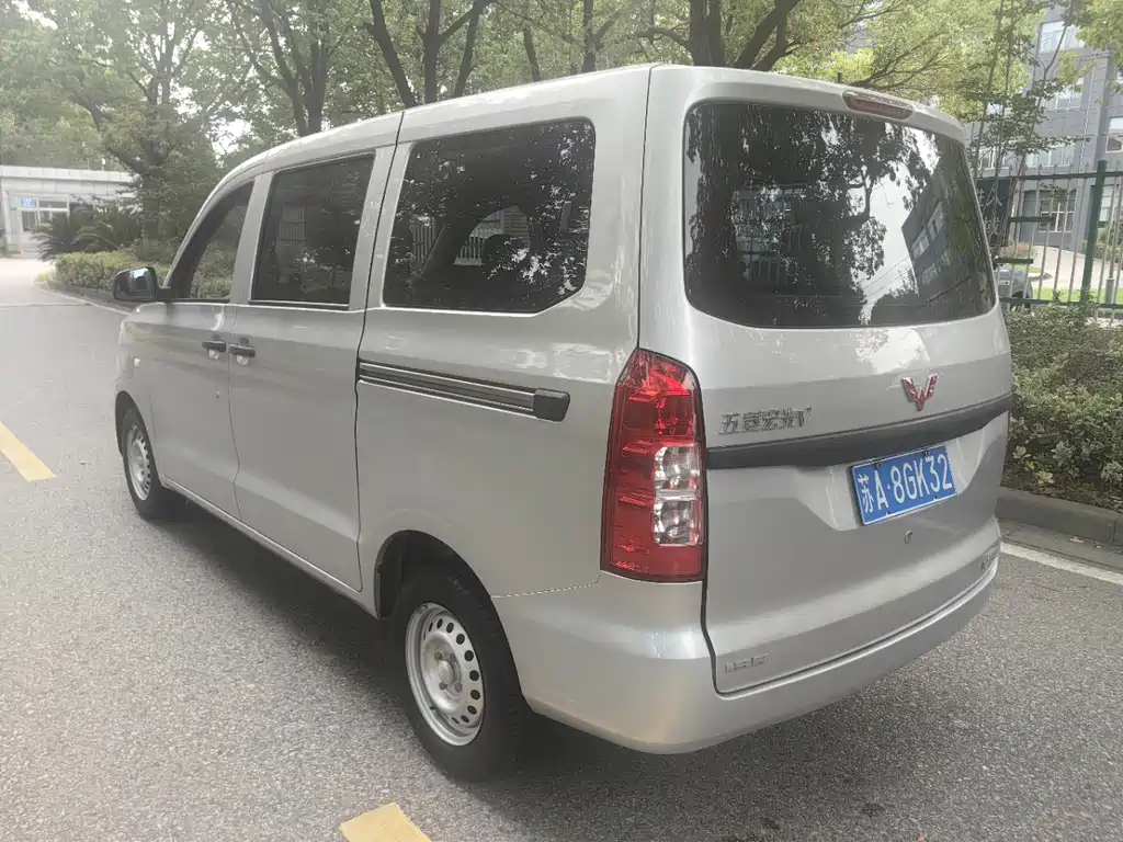 Wuling Hongguang V — миниатюра 6