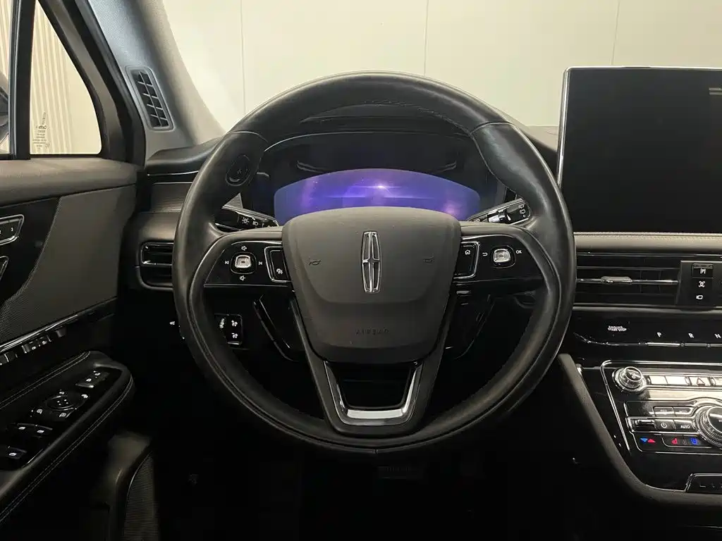 Lincoln Corsair — миниатюра 14