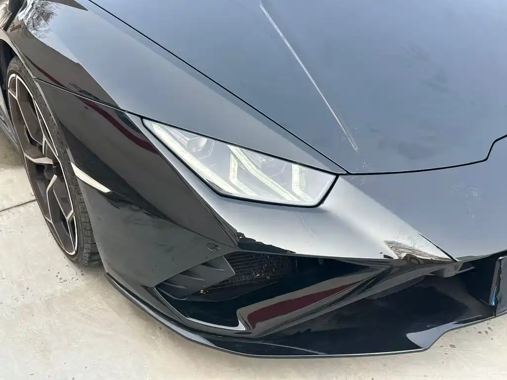 LAMBORGHINI HURACÁN