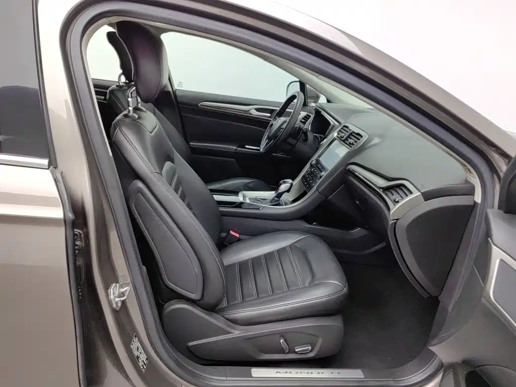 Ford Mondeo — миниатюра 23