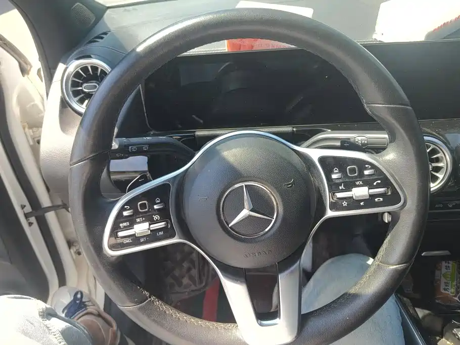 Mercedes-Benz GLA — миниатюра 15