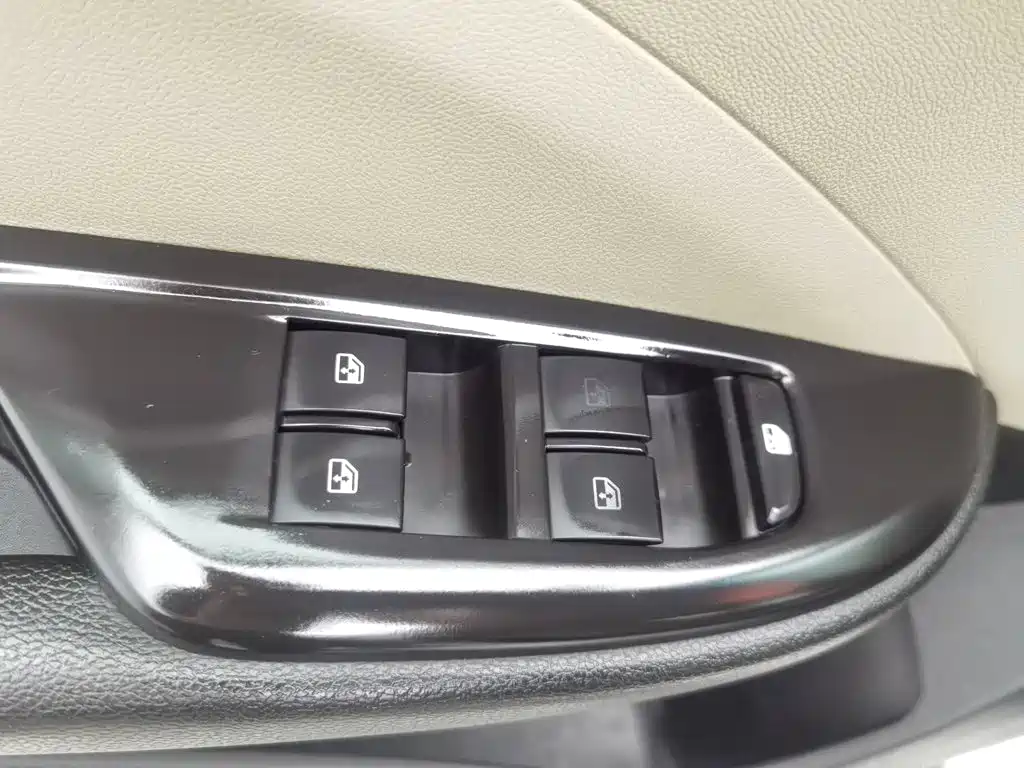 Buick Excelle — миниатюра 9