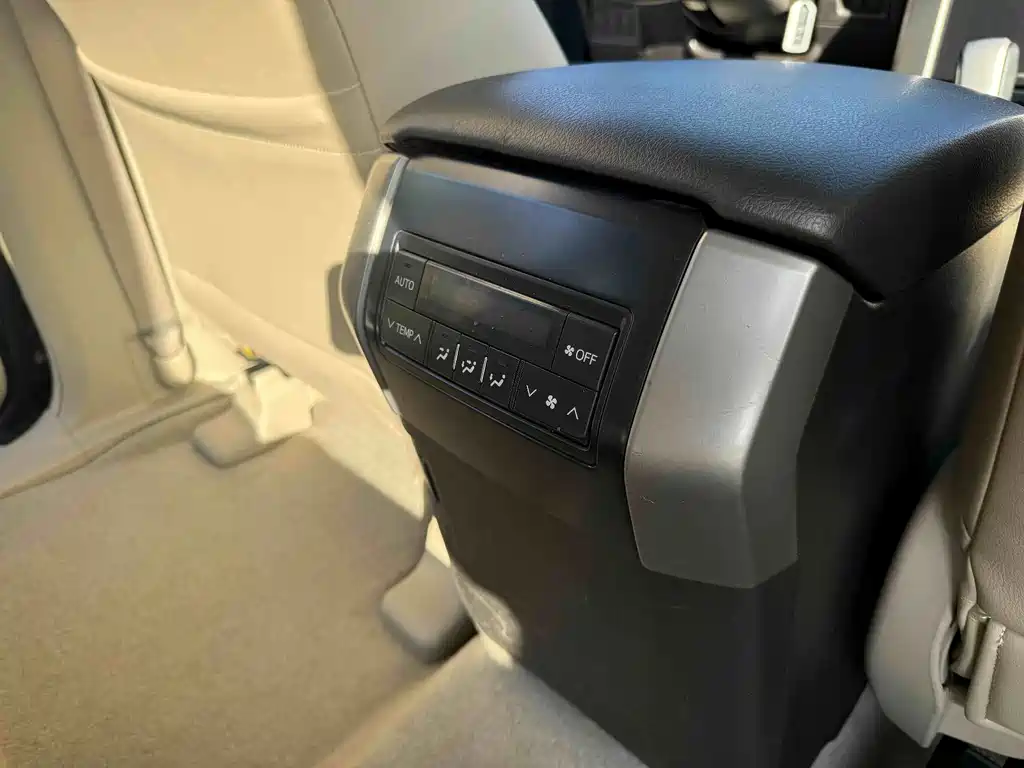 Toyota Prado (Import) — миниатюра 13