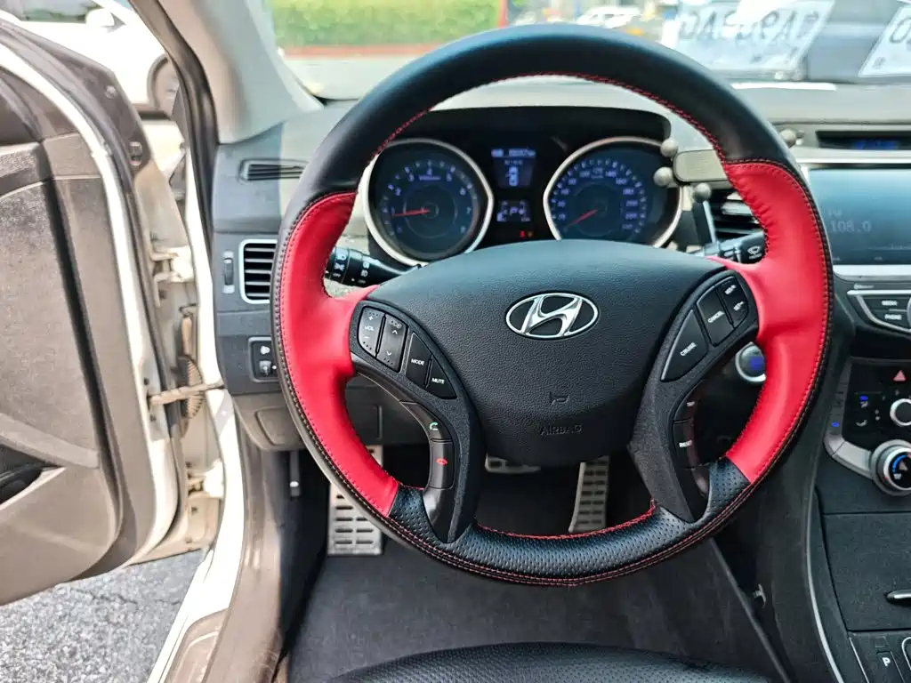 Hyundai Elantra Langdong — миниатюра 13