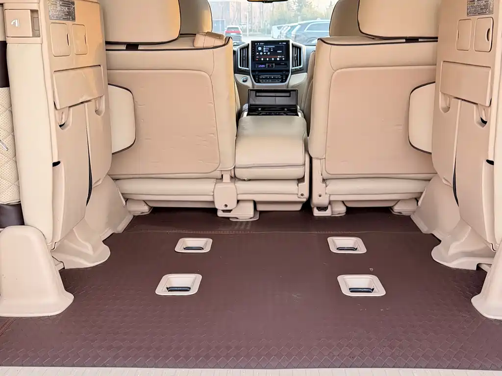 Toyota Land Cruiser 2012 4.0L AT VX