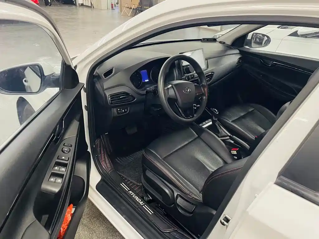 Hyundai Elantra — миниатюра 4
