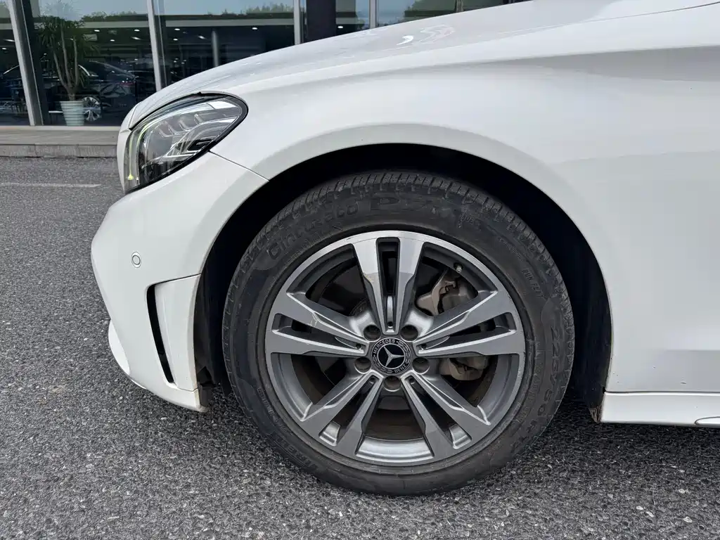 Mercedes-Benz C-Class — миниатюра 8