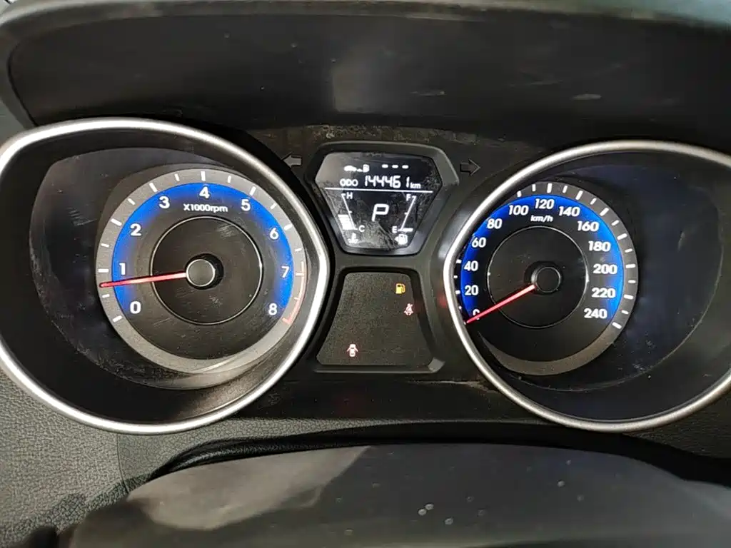 Hyundai Elantra Langdong — миниатюра 12