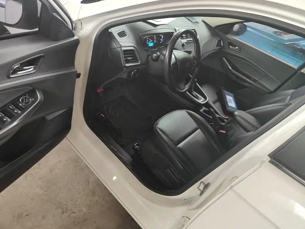 Ford Escort — миниатюра 16
