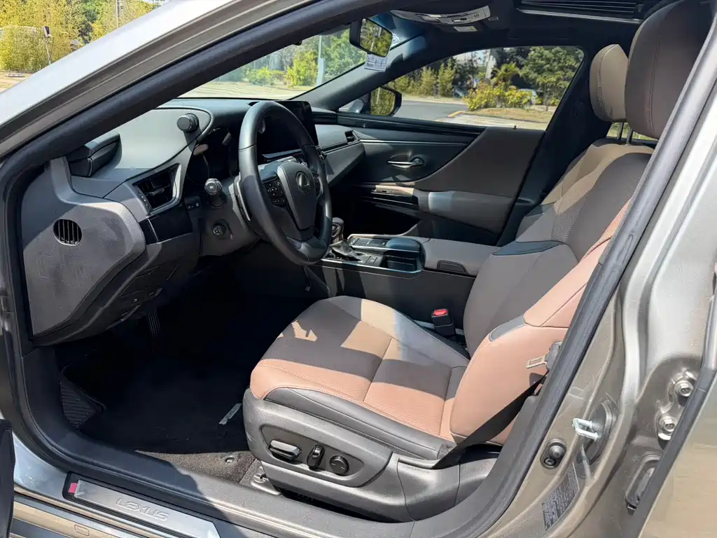 Lexus ES 2022 200