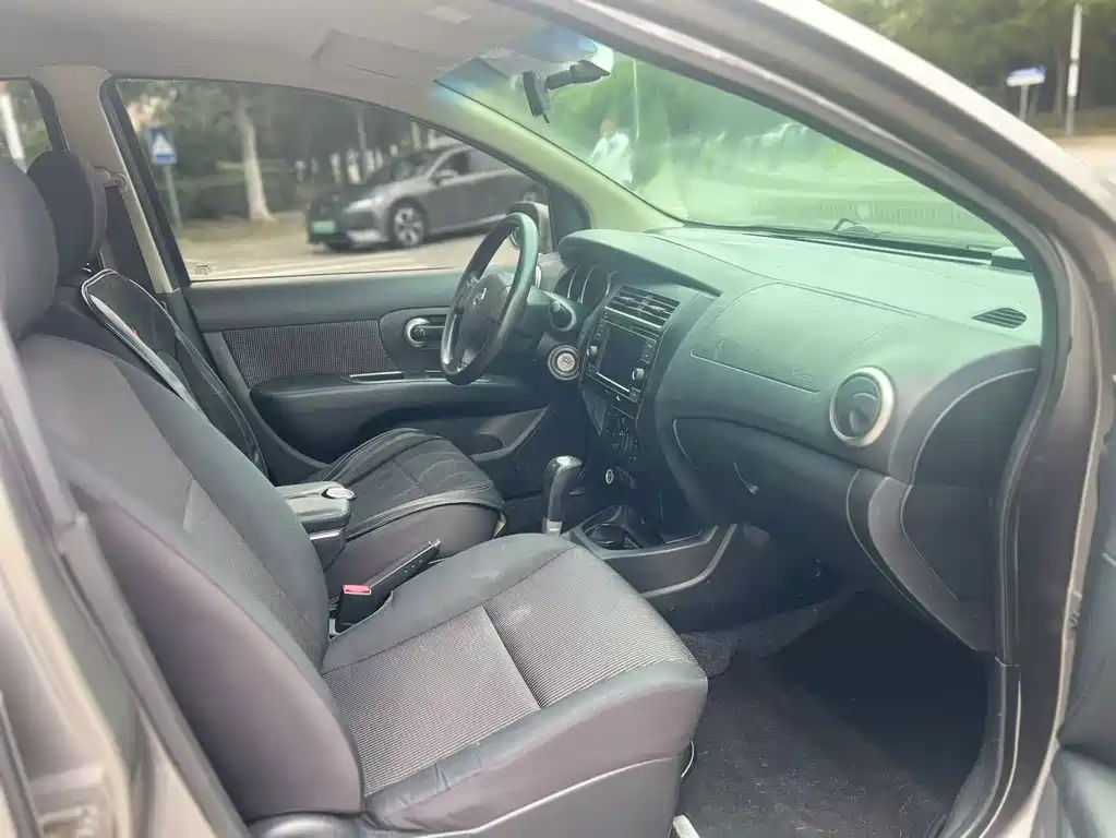 Nissan Livina — миниатюра 9