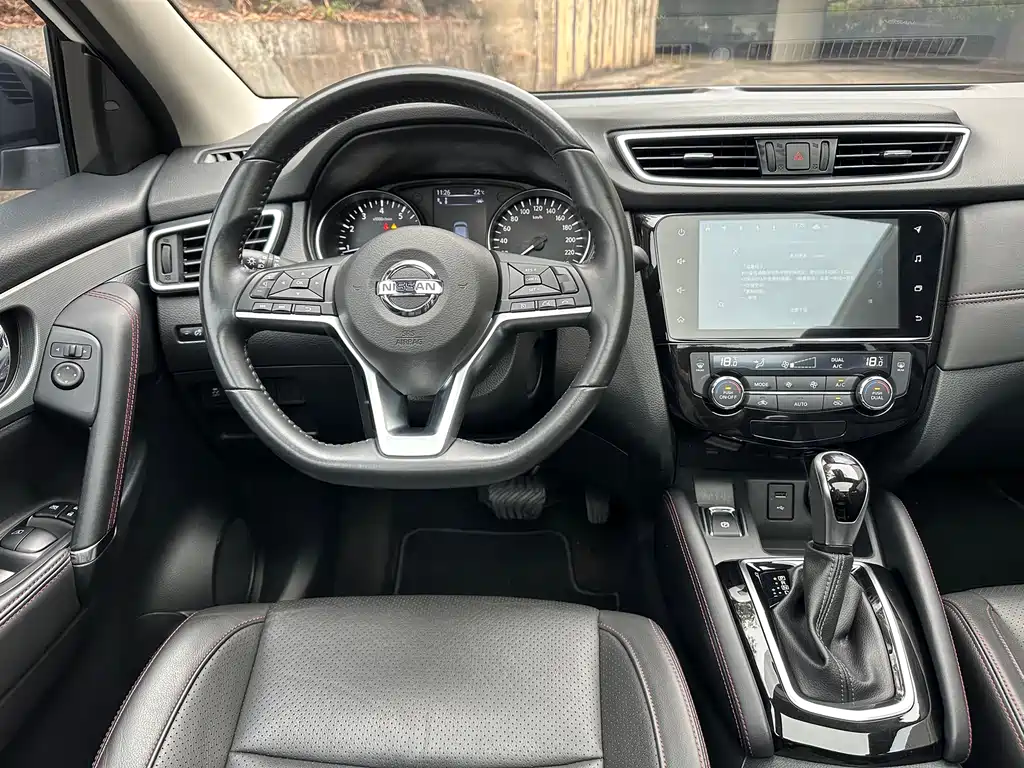 NISSAN QASHQAI