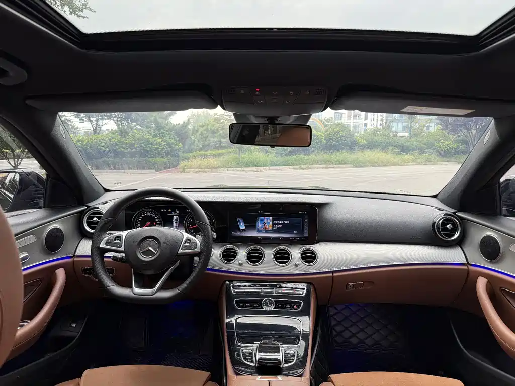 MERCEDES-BENZ E CLASS