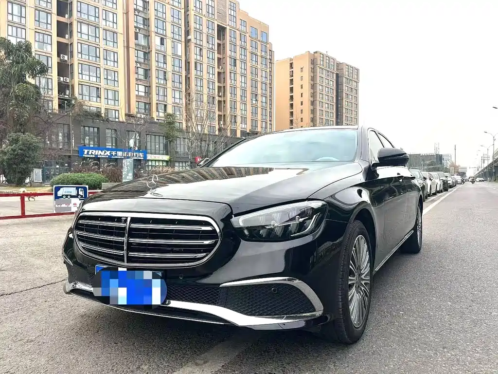Mercedes-Benz E-Class 2022