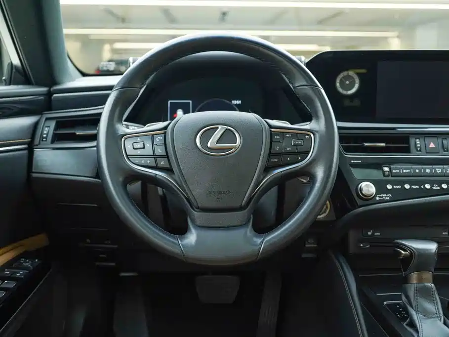 Lexus ES — миниатюра 17