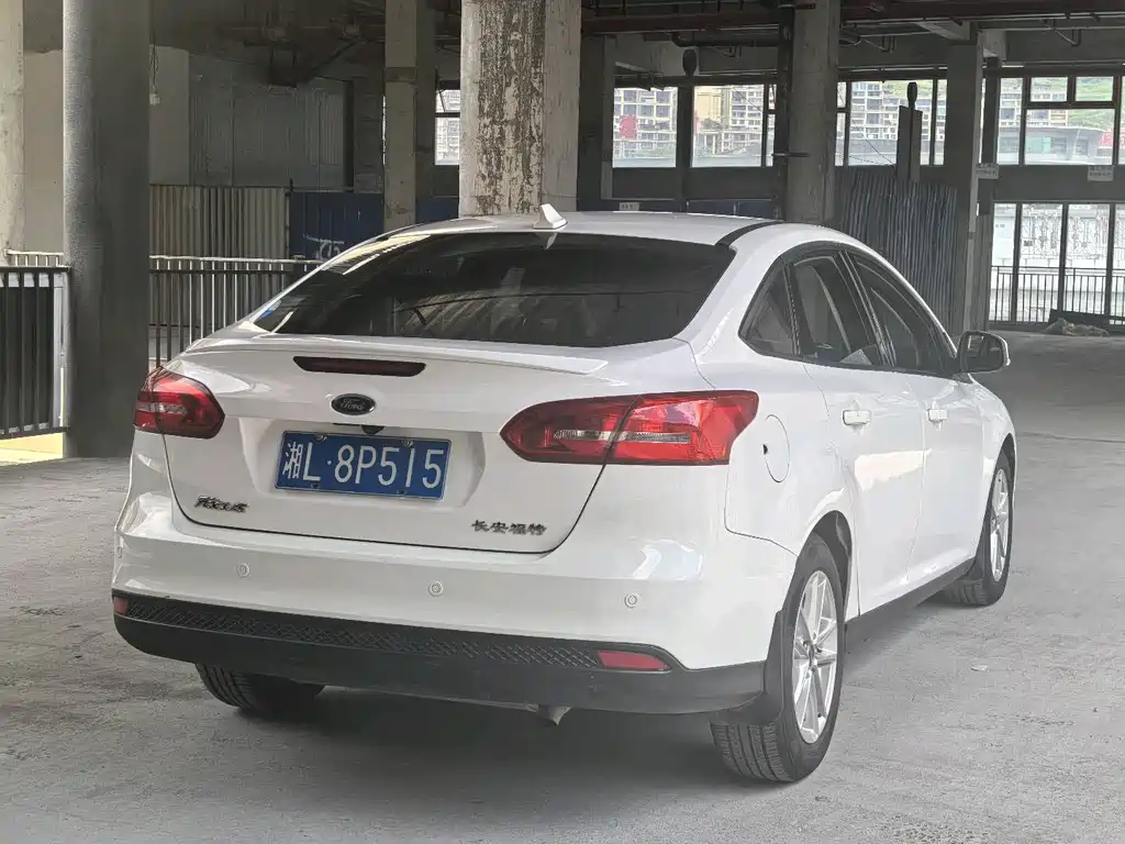 Ford Focus — миниатюра 8