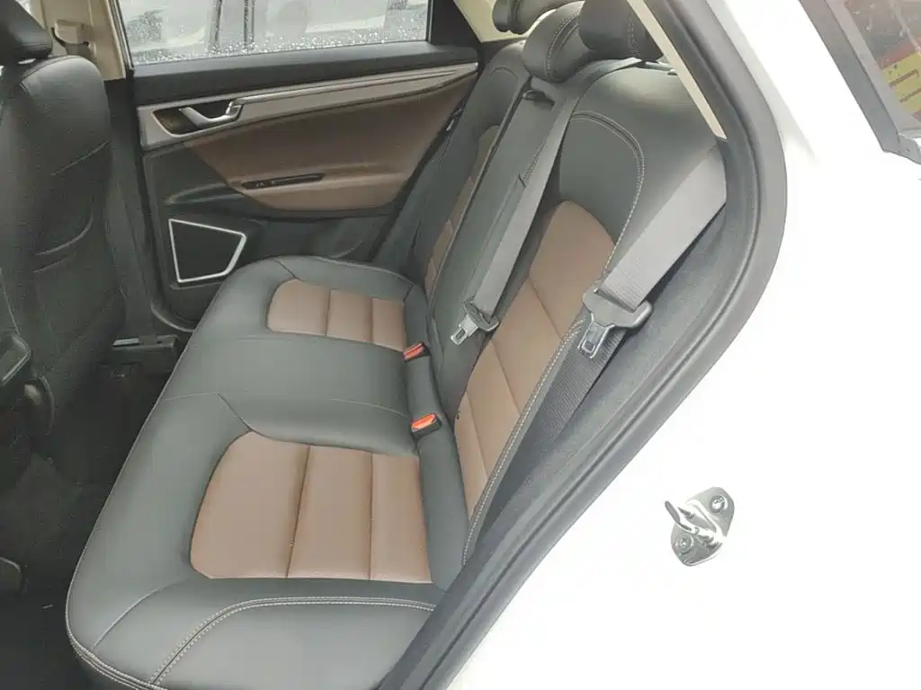 Geely Emgrand GL — миниатюра 17