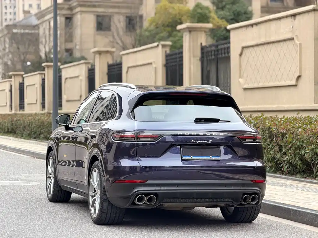 PORSCHE CAYENNE