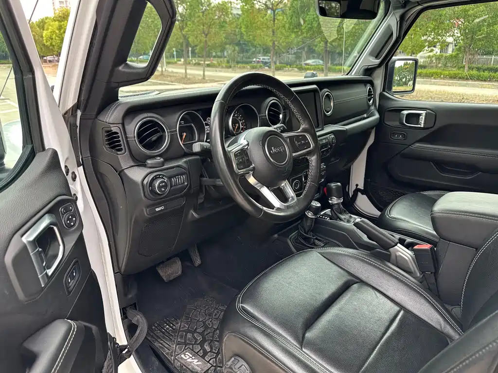 Jeep Gladiator — миниатюра 8