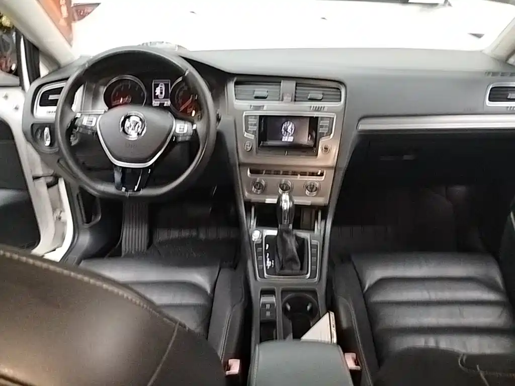 Volkswagen Golf — миниатюра 10