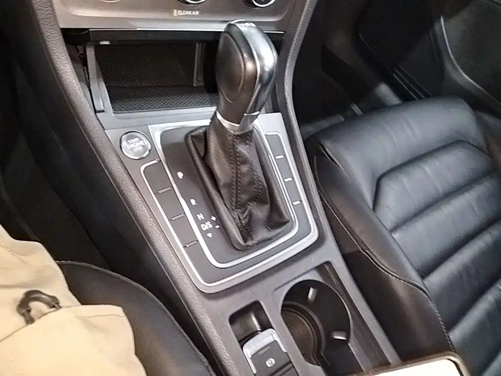 Volkswagen Golf — миниатюра 14