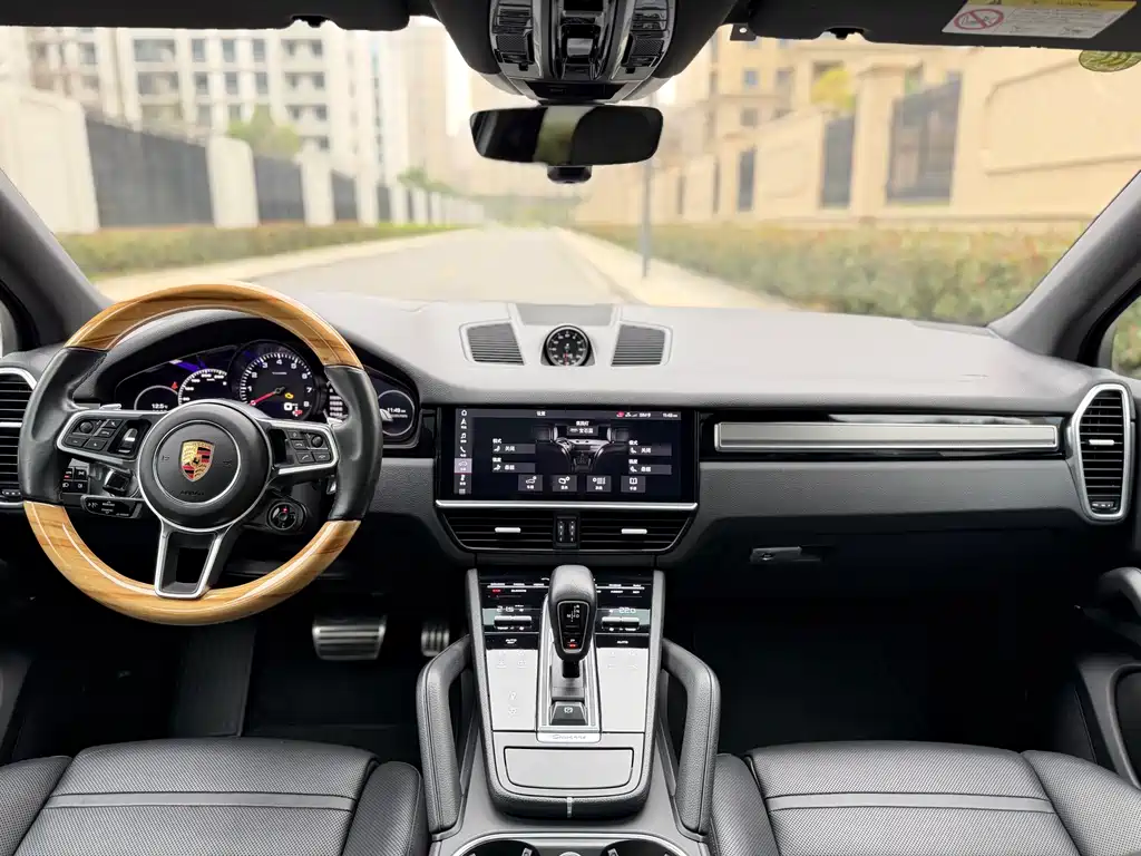 PORSCHE CAYENNE