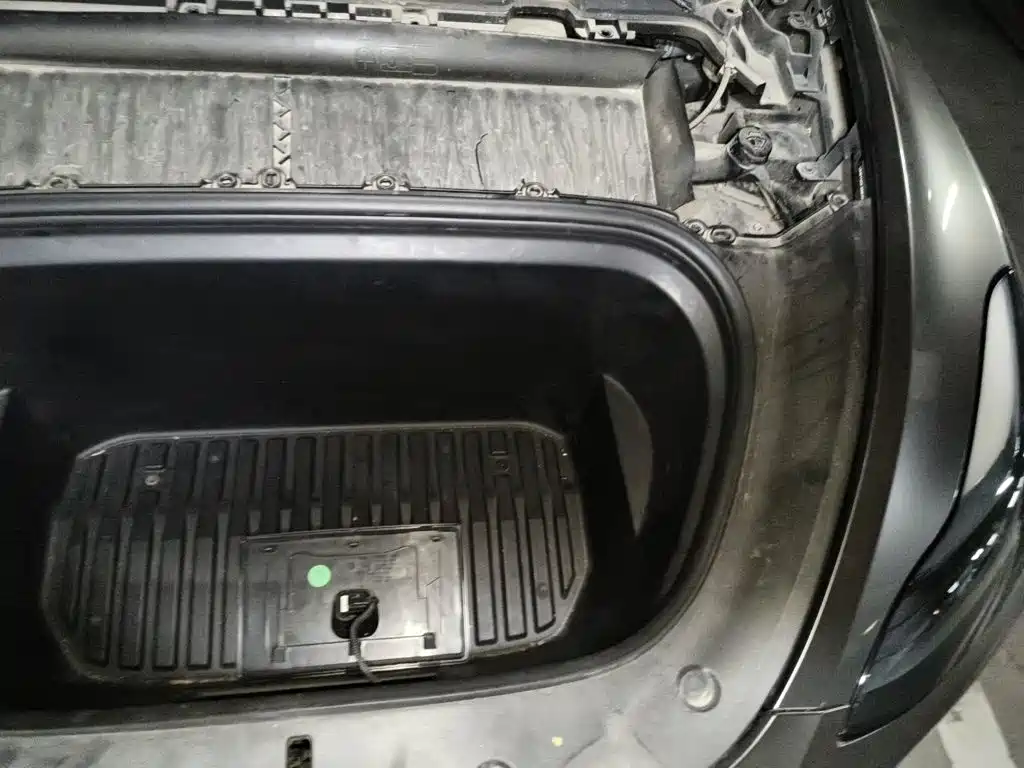 Tesla Model Y — миниатюра 22