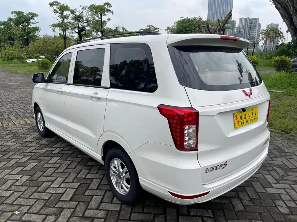 Wuling Hongguang — миниатюра 7