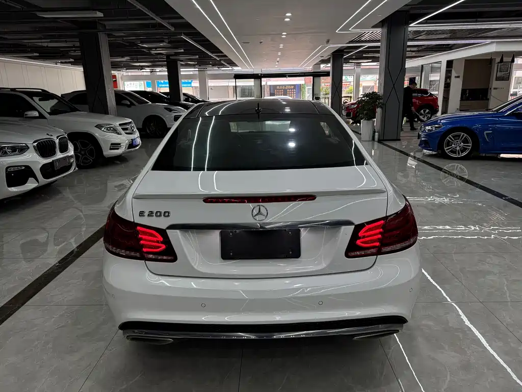 MERCEDES-BENZ E CLASS