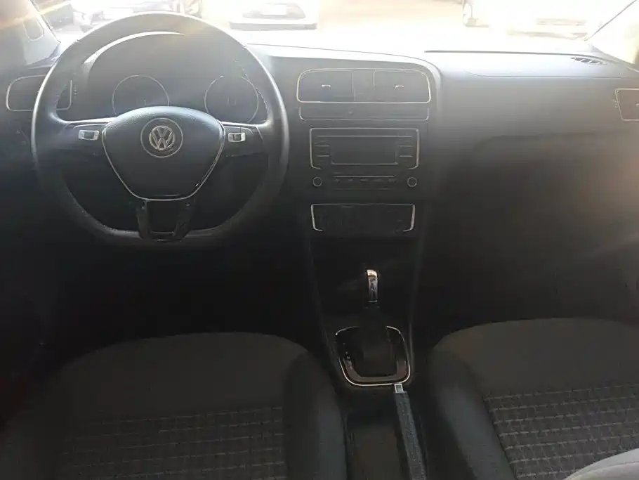 Volkswagen Polo — миниатюра 12