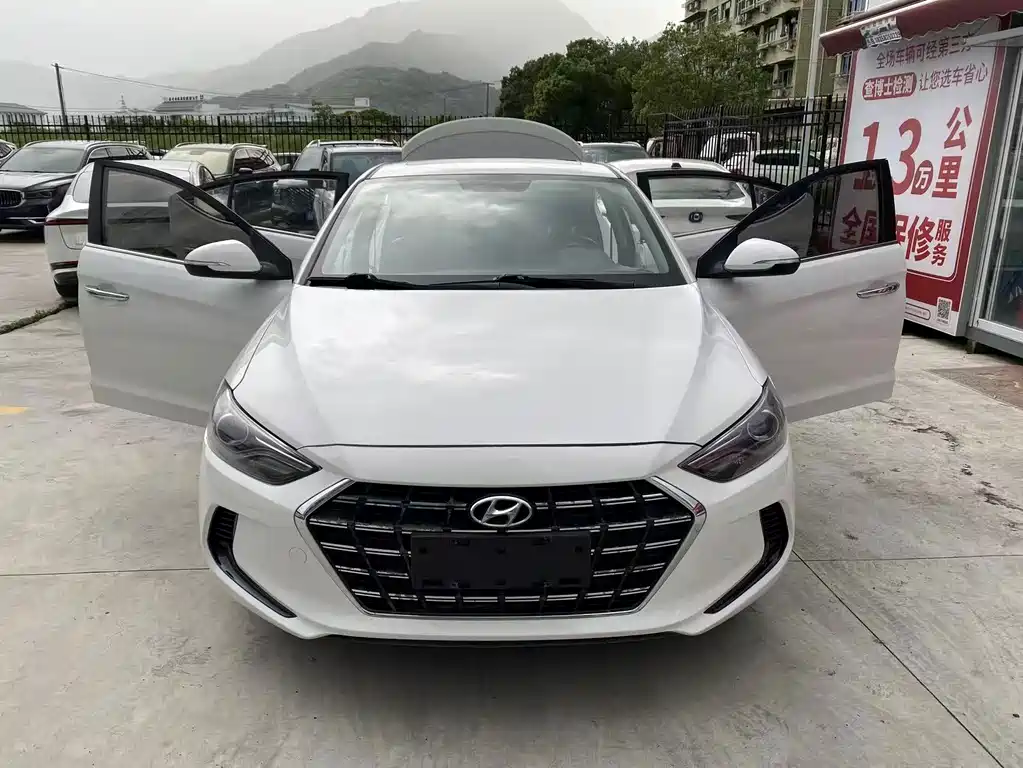 Hyundai Elantra — миниатюра 7
