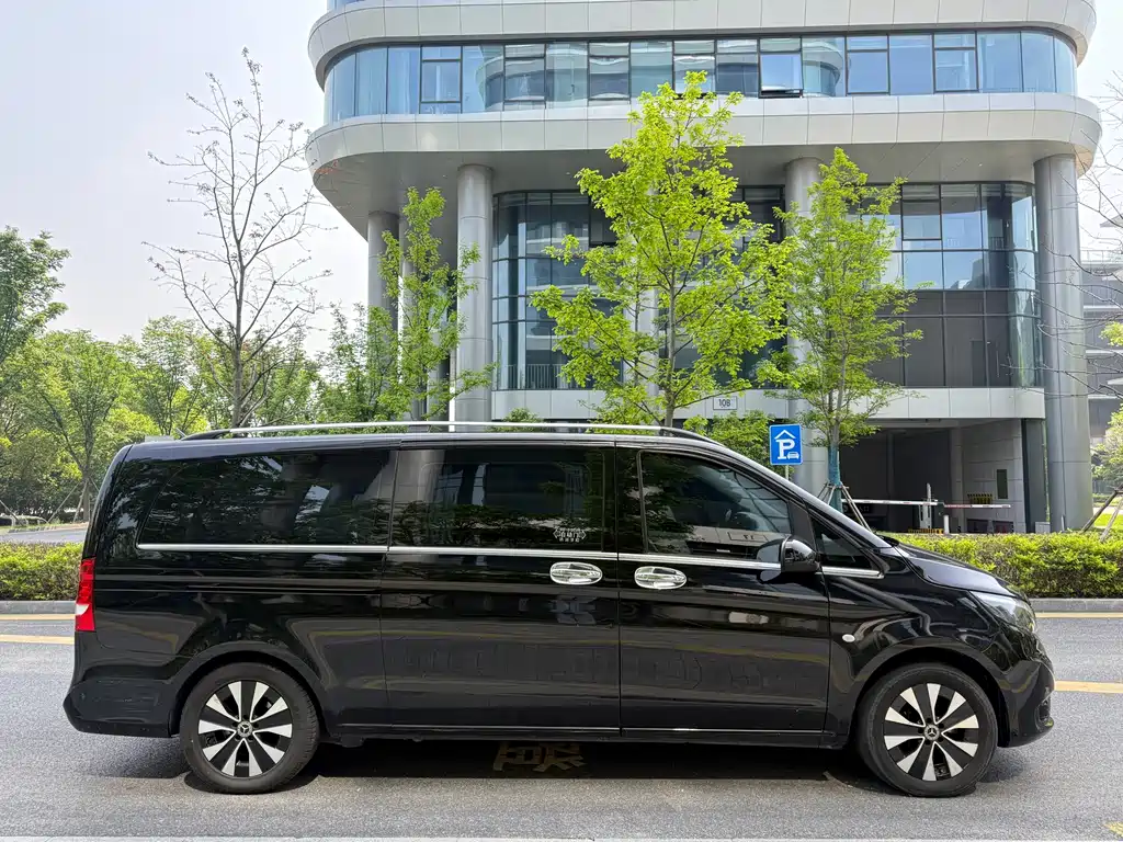 Mercedes-Benz Vito 2021 2.0T Elite 7 мест