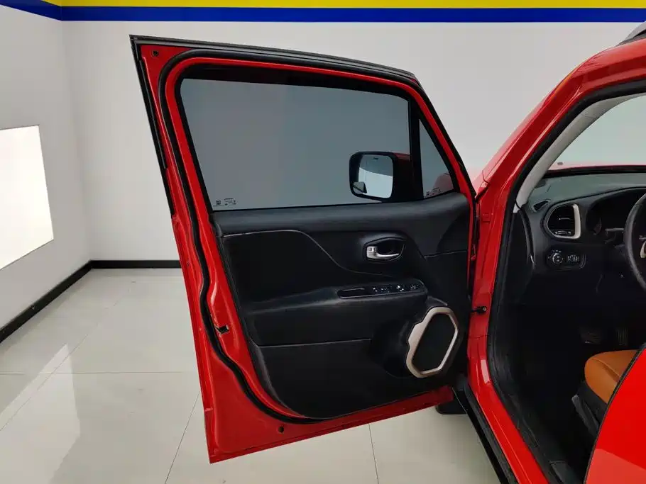 Jeep Renegade — миниатюра 7
