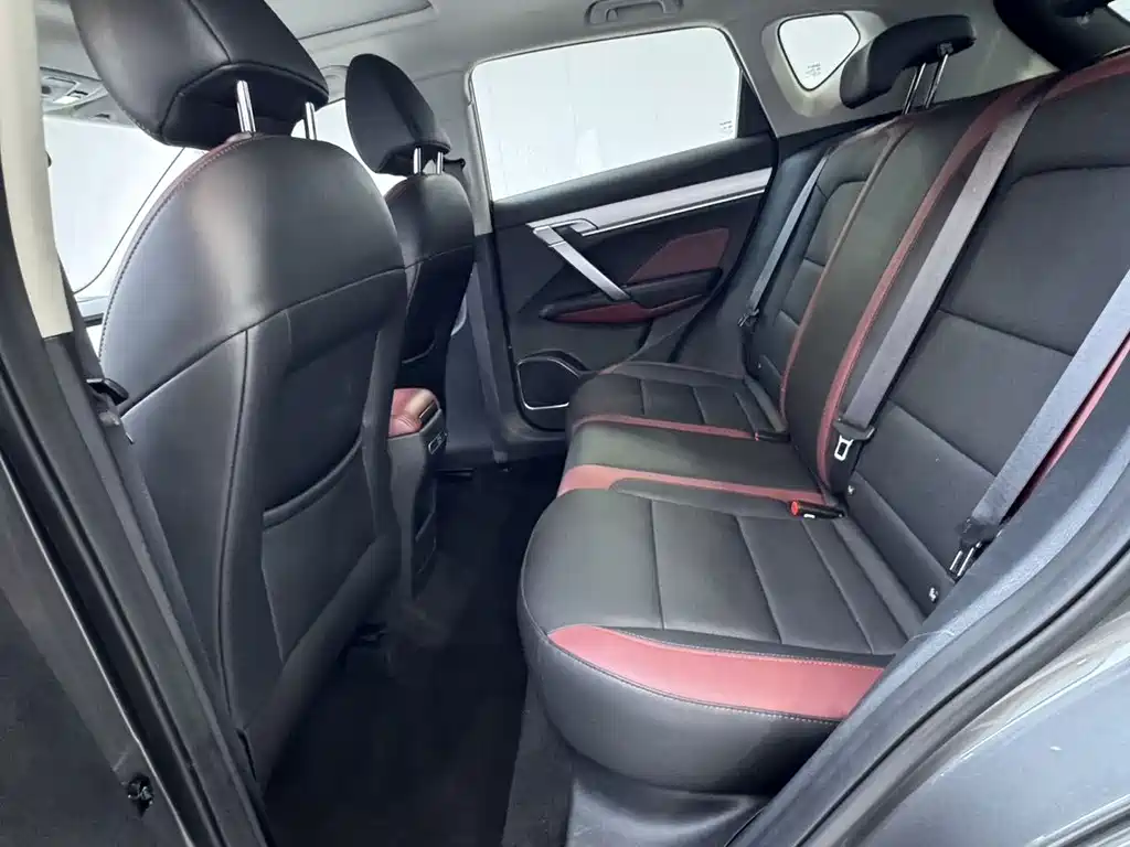 Geely Binyue — миниатюра 10