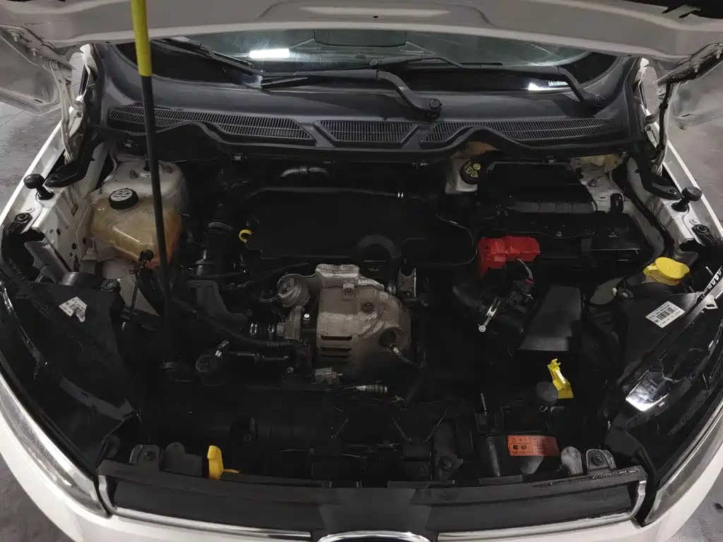 Ford EcoSport 2013 1.0L GTDi MT Luxury