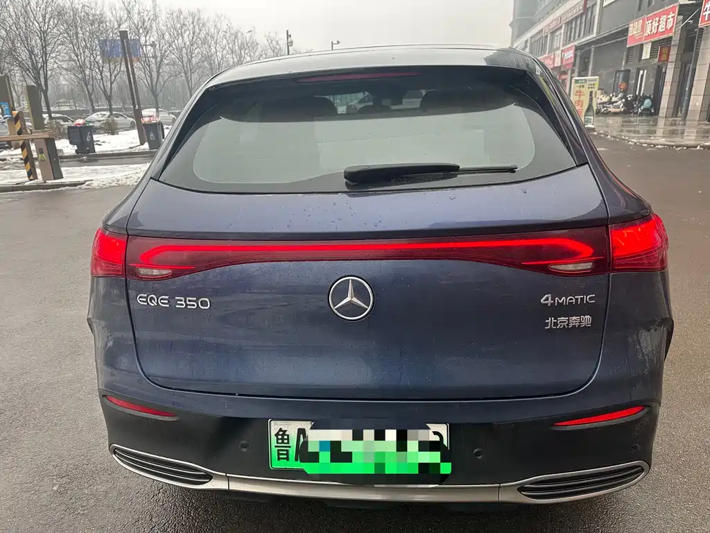 MERCEDES-BENZ EQE SUV