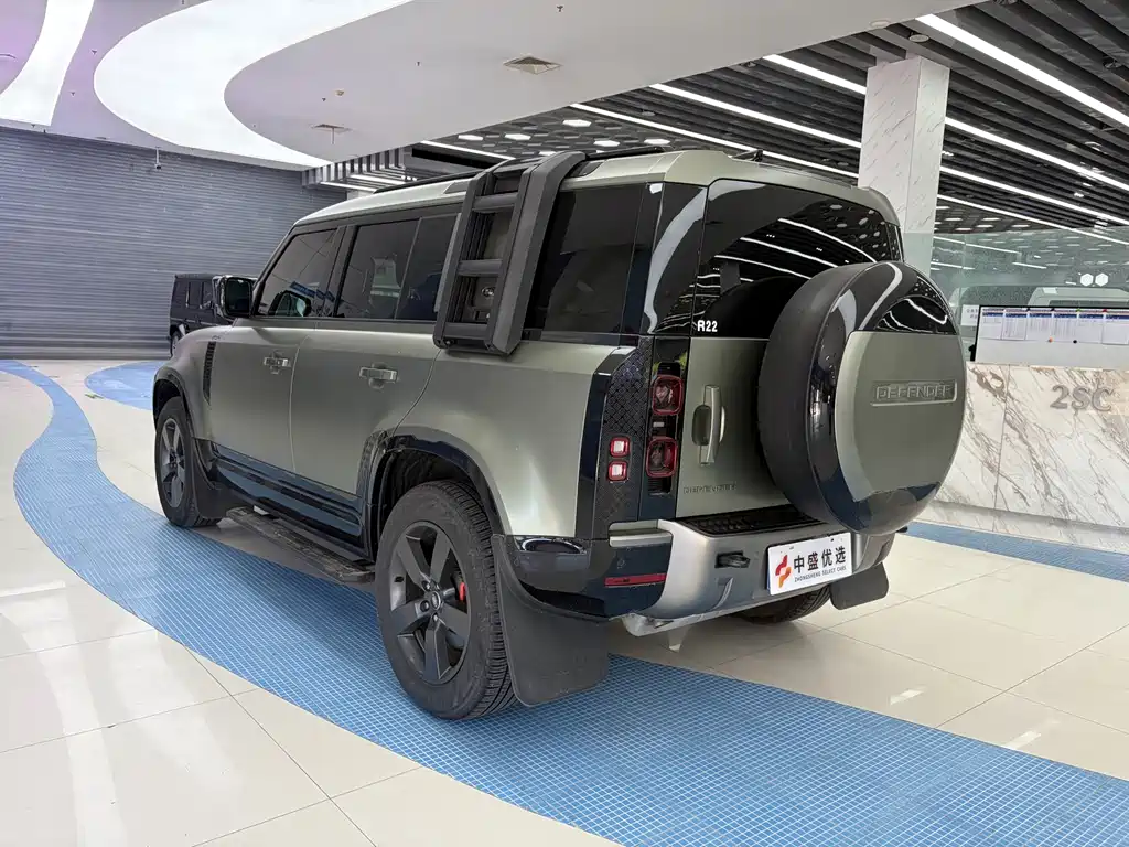 Land Rover Defender — миниатюра 2
