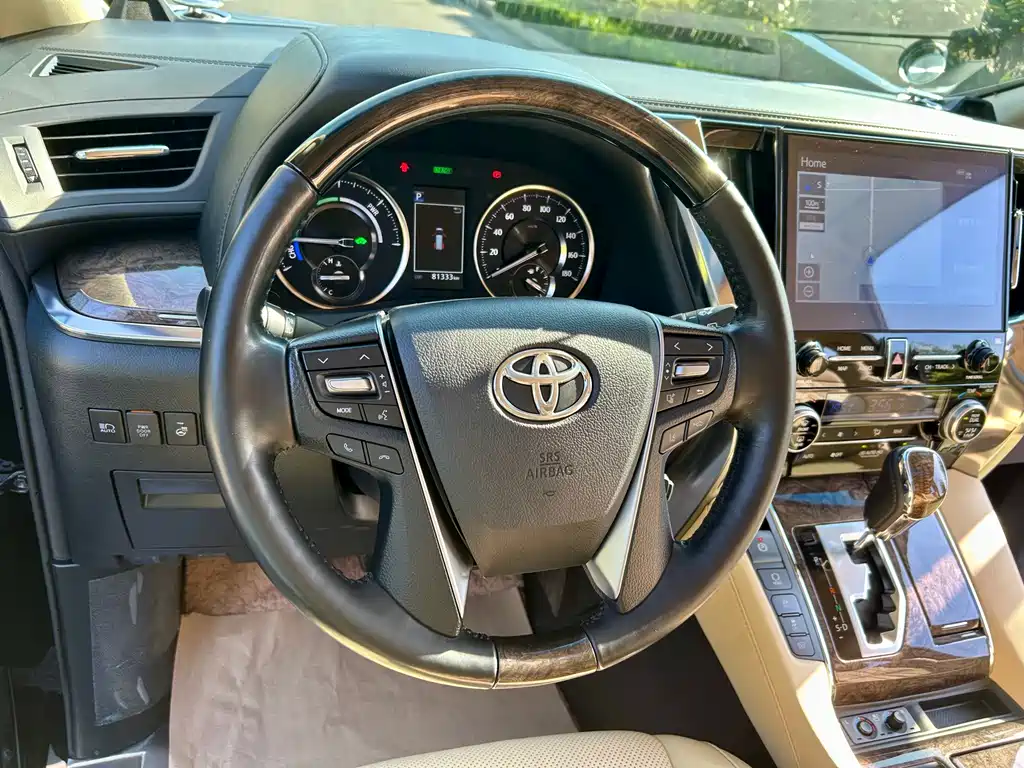 Toyota Vellfire — миниатюра 8