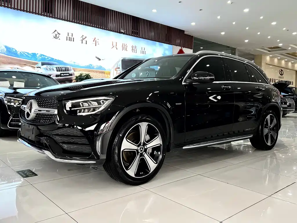 MERCEDES-BENZ GLC