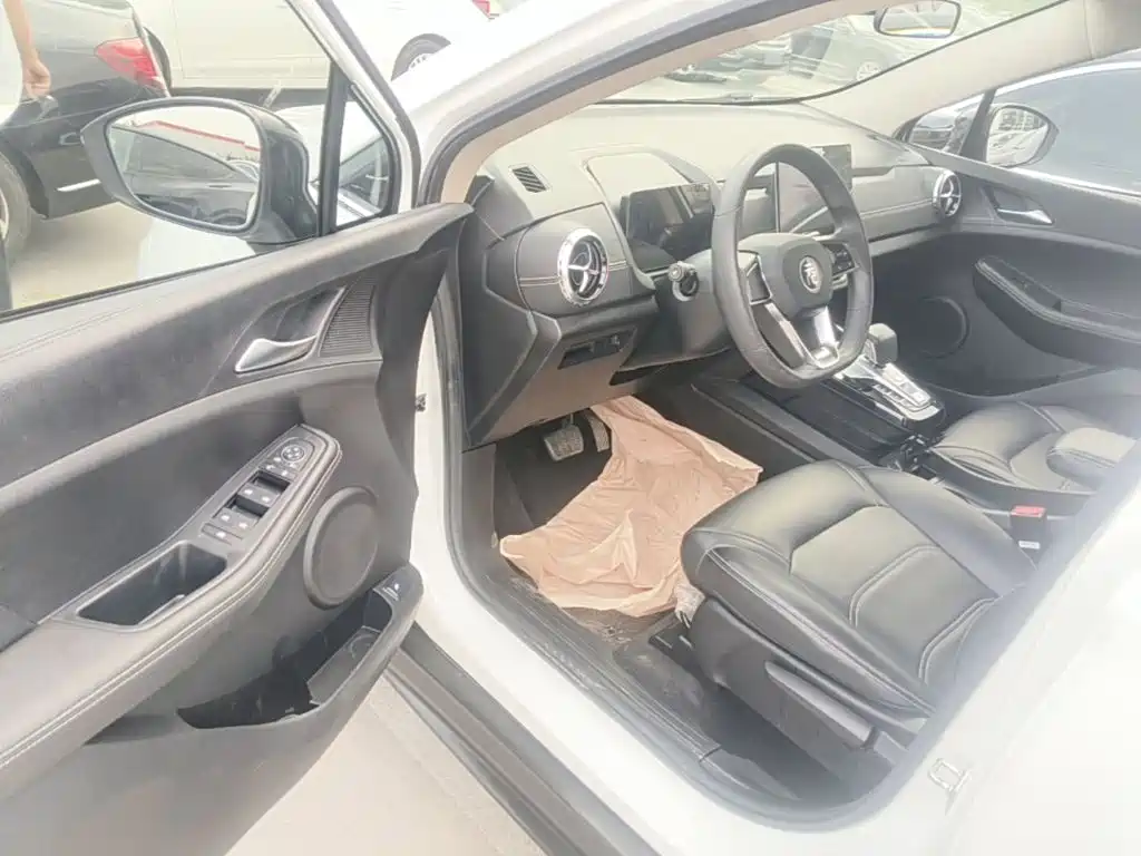 BYD Yuan EV — миниатюра 16