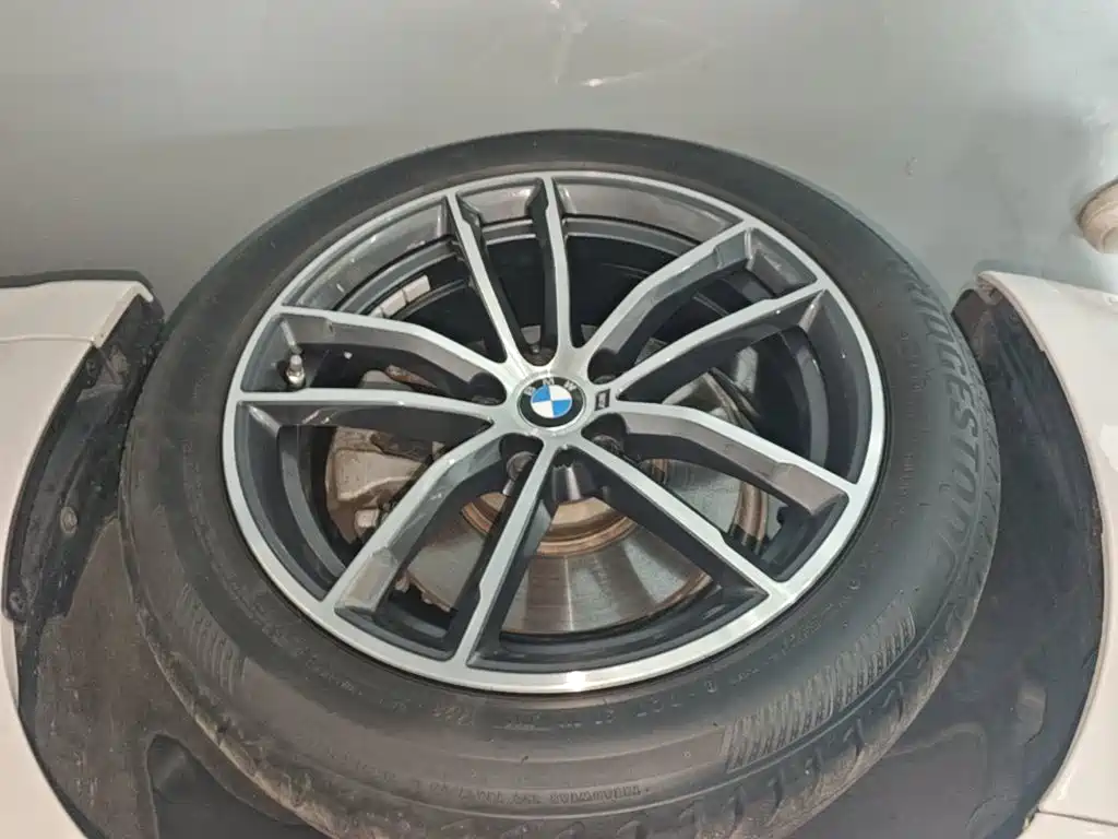 BMW 5 Series — миниатюра 23