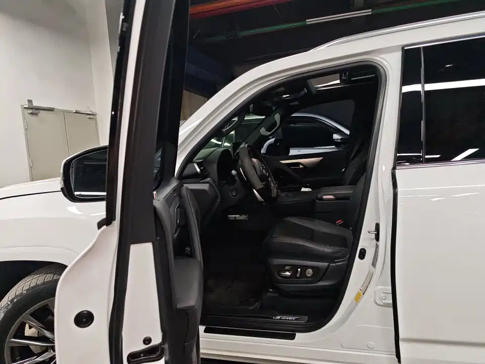 Lexus LX — миниатюра 2