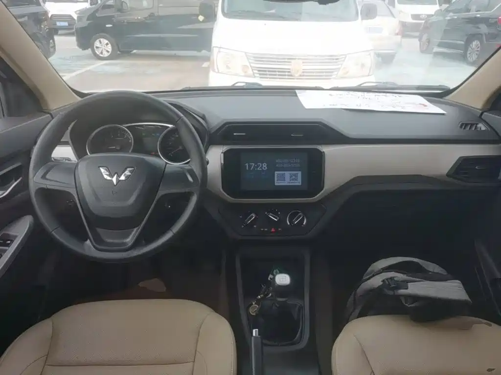 Wuling Hongguang — миниатюра 10