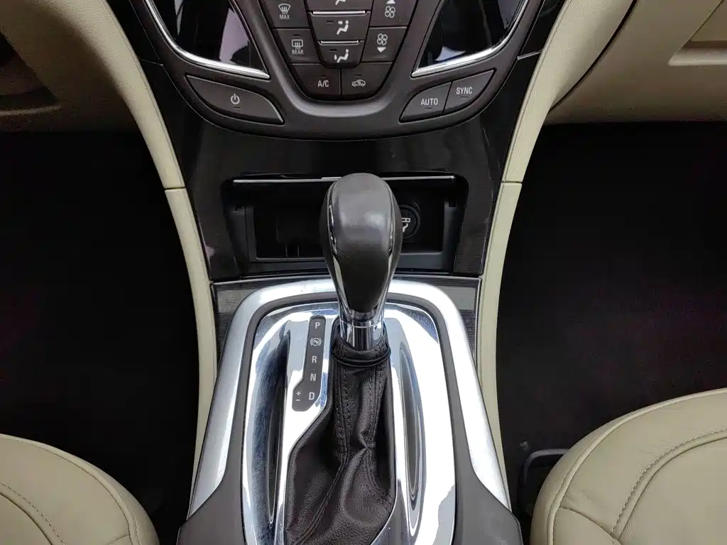 Buick Regal — миниатюра 13