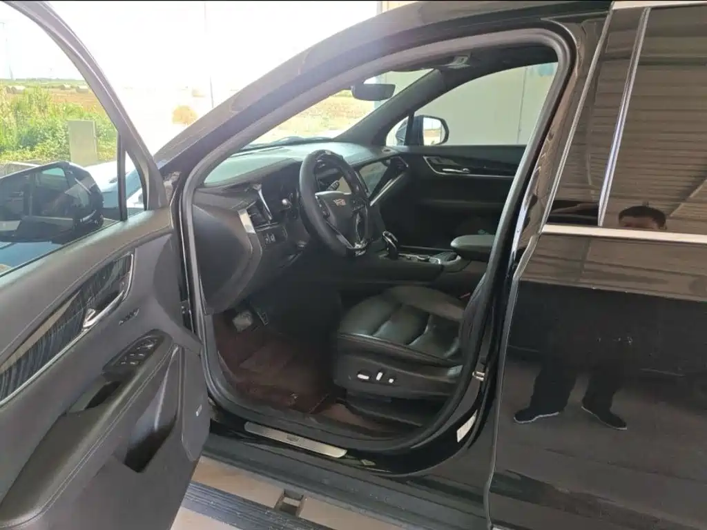 Cadillac XT6 — миниатюра 5