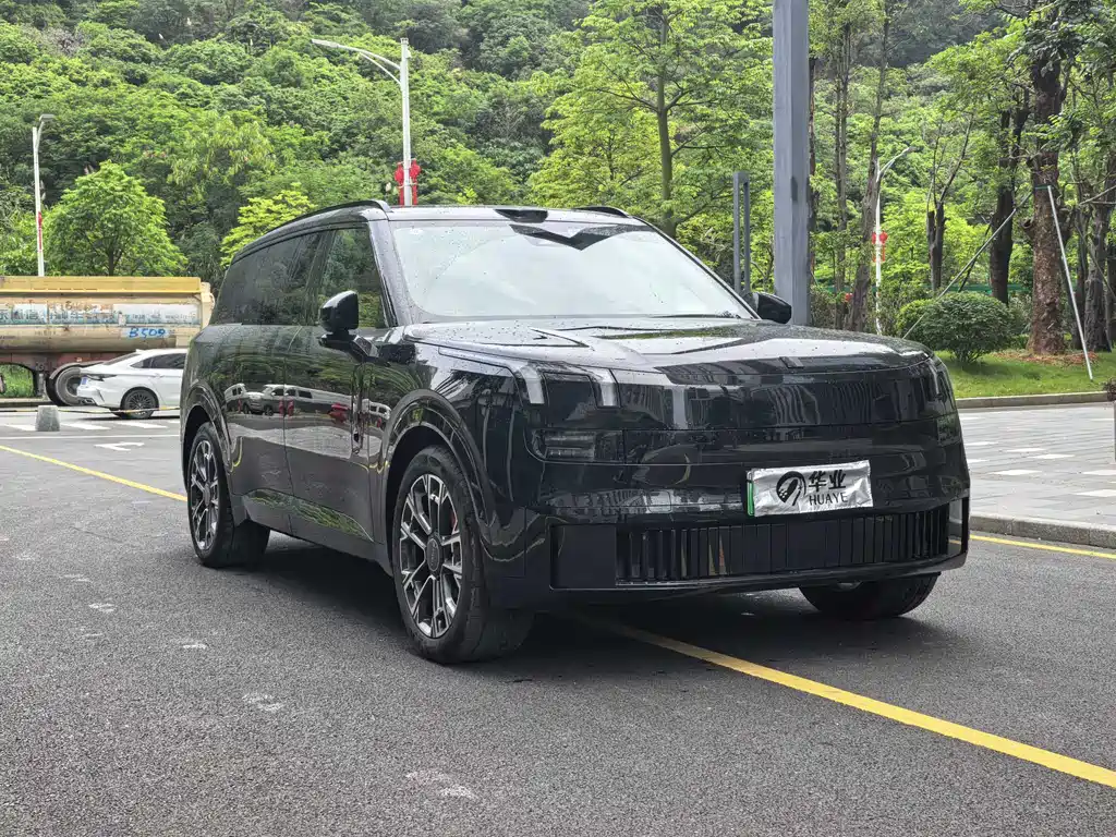 Lynk & Co 领克900 2025